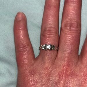 Elegant Silver Floral Ring